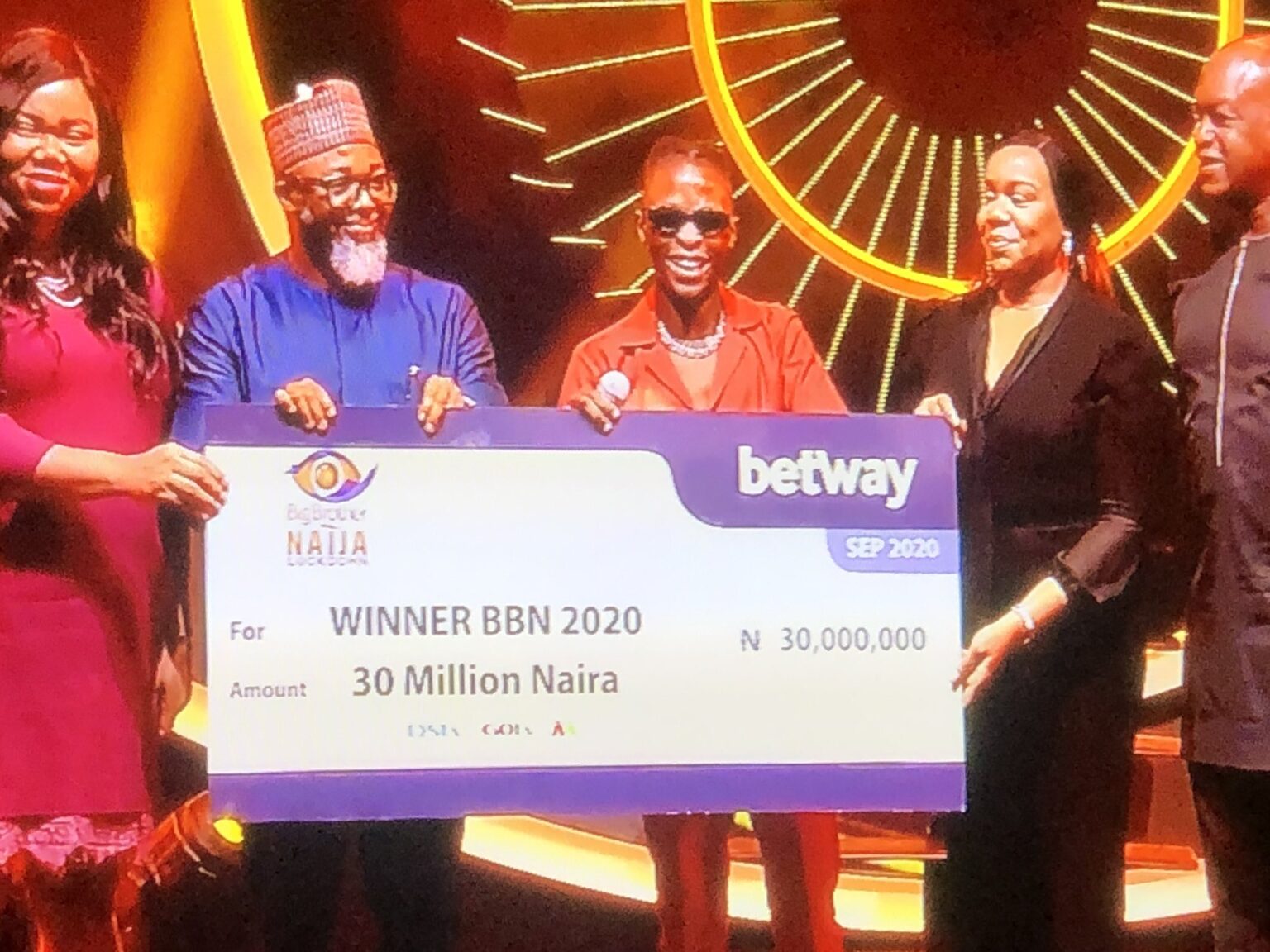 Big Brother Naija Winner, Laycon Officially Receives N30m Cash Prize